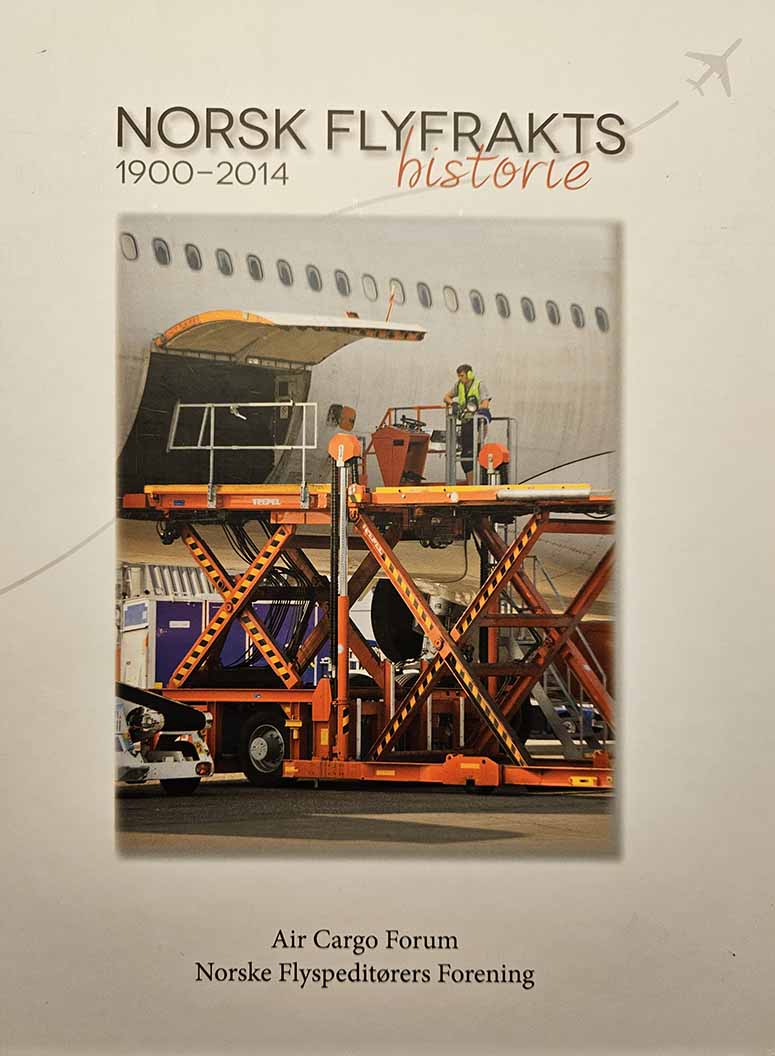 Bilde av boken Norsk flyfrakts historie