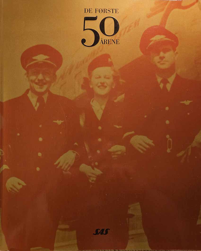 Bilde av boken De første 50 årene